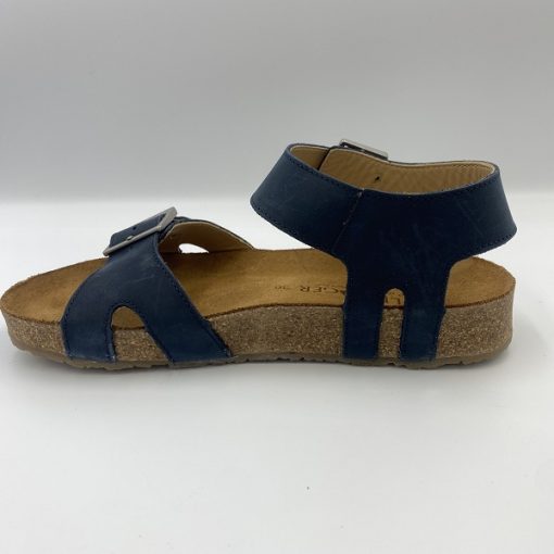 Bio Rebecca navy